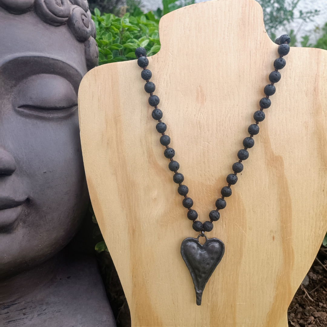 Maxicollar Corazón Lava negra
