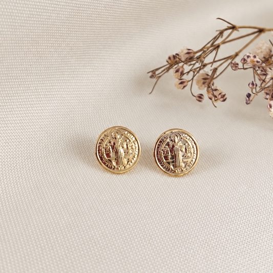 Aros San Benito Bañados en Oro 18k – hipoalergénicos, en 8 y 11 mm