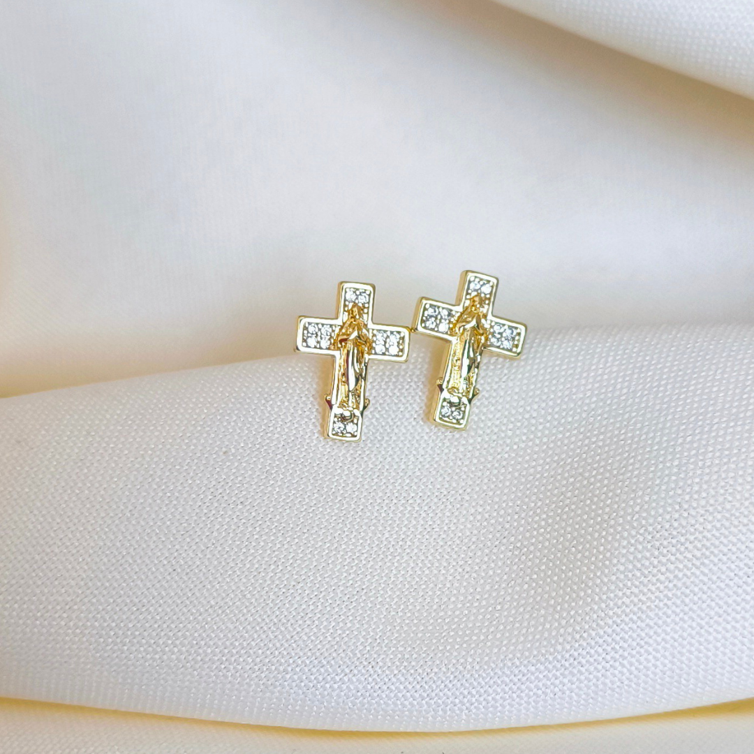 Aros cruz con circones laminado en oro