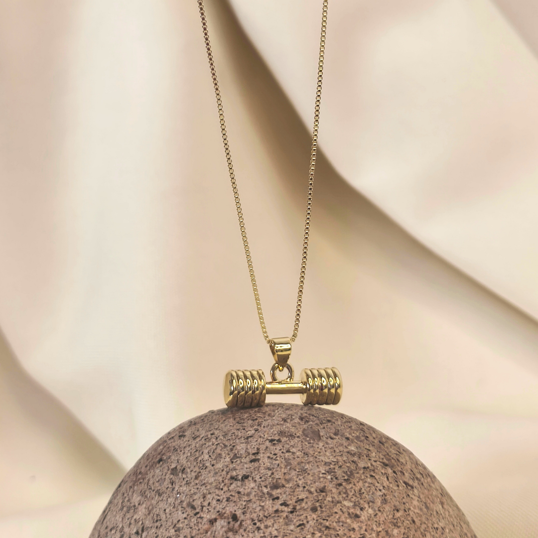 Collar Pesas ✨💪 Un símbolo de fuerza, disciplina y amor propio