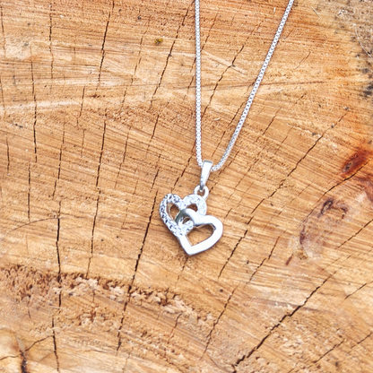 Collar de Plata 925 con Dije de Dos Corazones Entrelazados – el regalo para dos que no se sueltan
