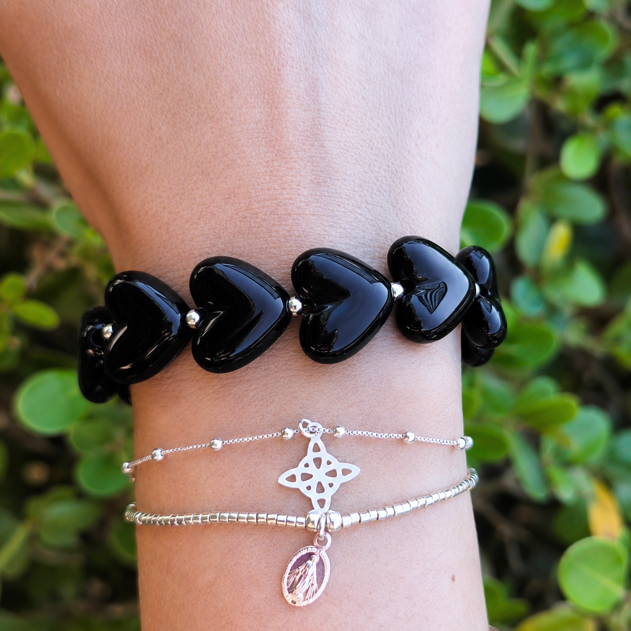 Pulsera Elasticada de Corazones Rojos | Un símbolo para llevar el amor siempre contigo