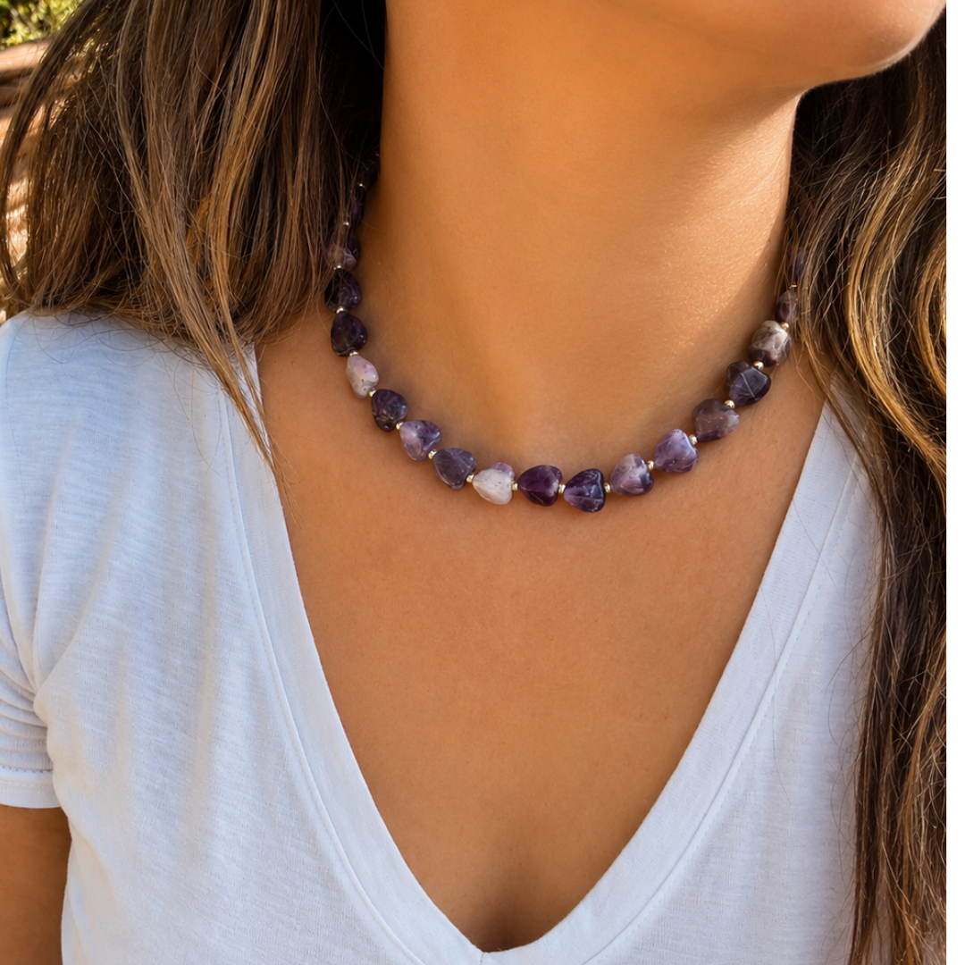 Collar de Amatista Natural con Cuentas en Forma de Corazón – amor, protección y paz interior
