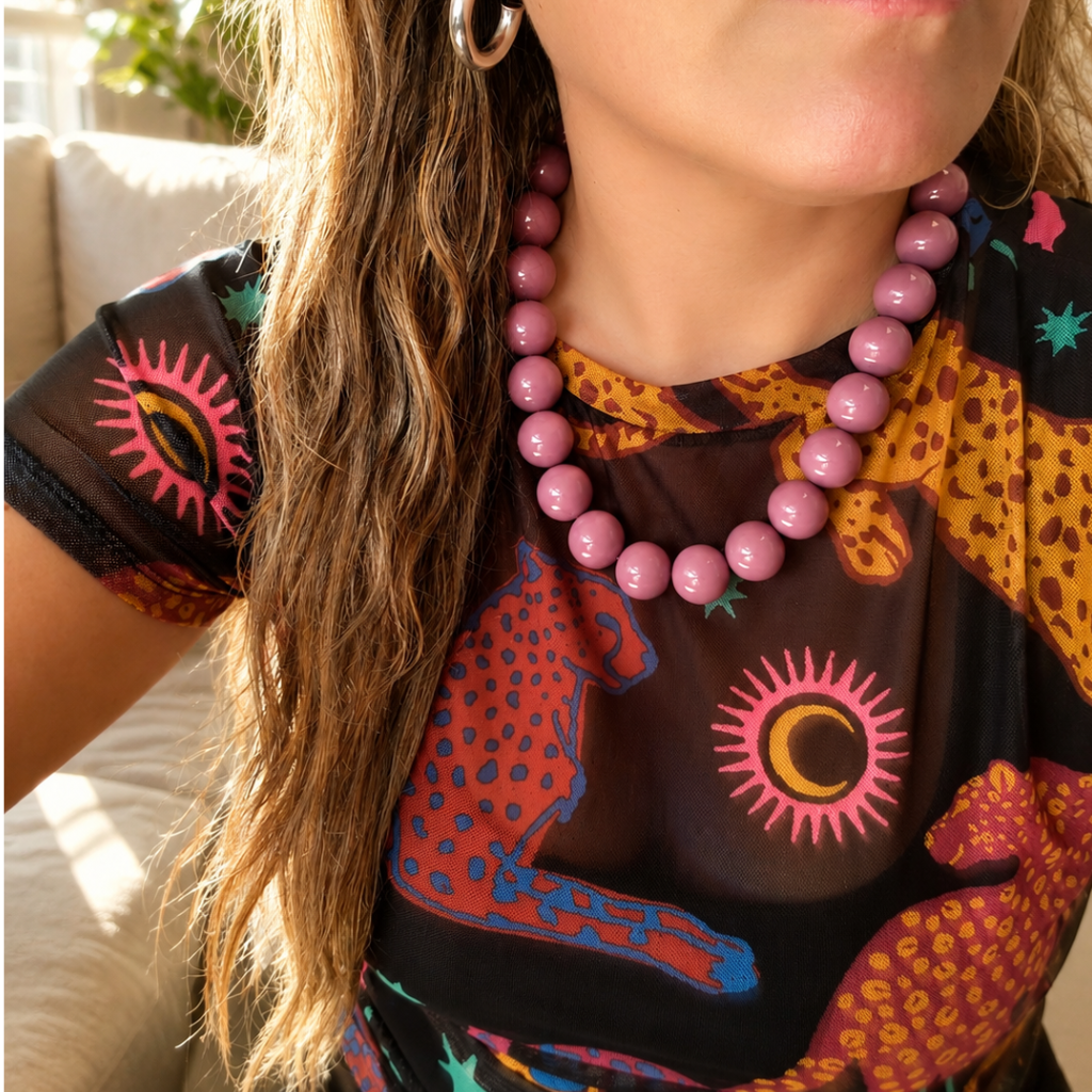 Collar Chicle Rosa – cuentas acrílicas de 20 mm que le cambian la cara a cualquier outfit