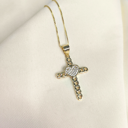Cadena cruz con corazón de circones transparentes