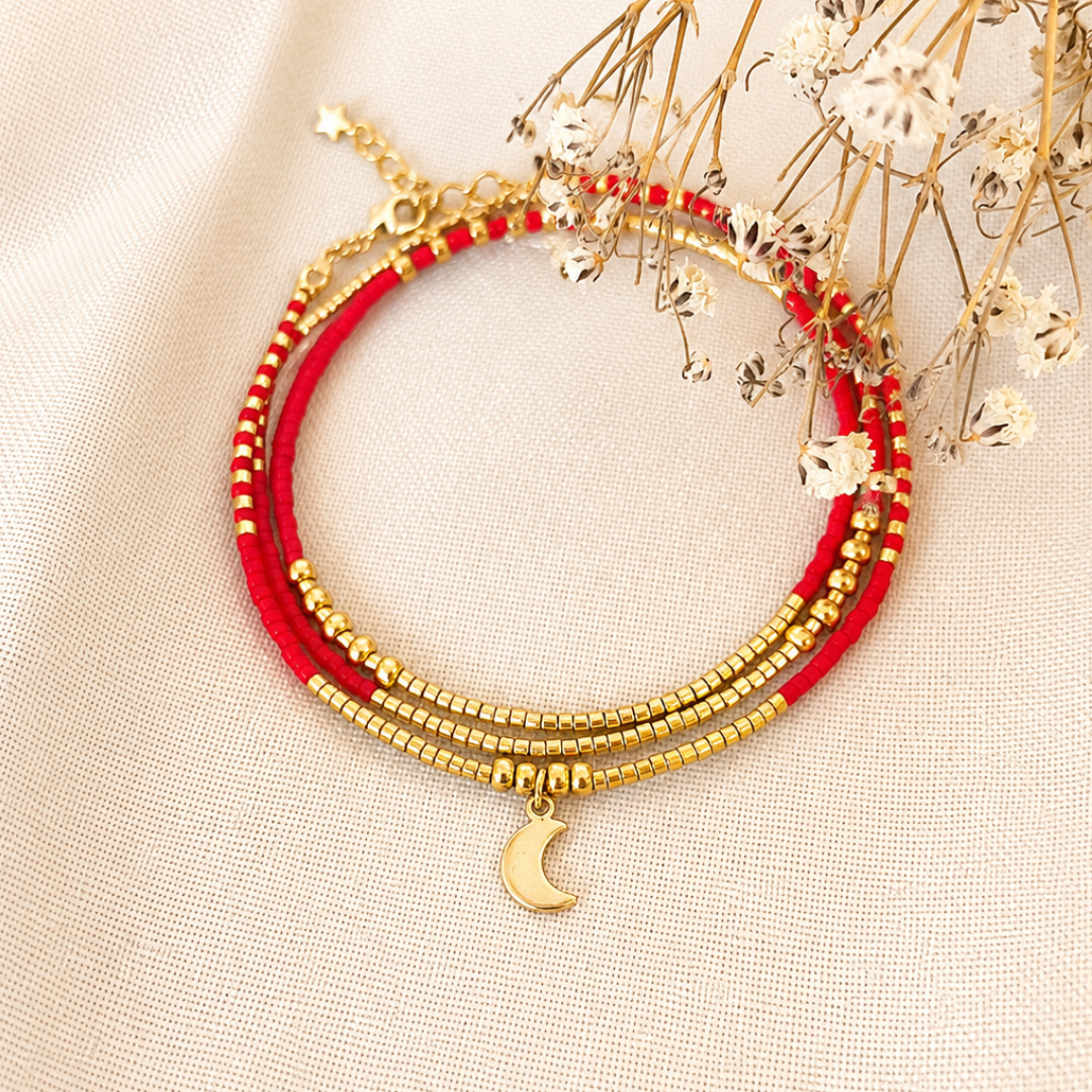 Maxi Pulsera Miyuki Roja con Dije Luna Bañado en Oro – la luz que te acompaña en la oscuridad