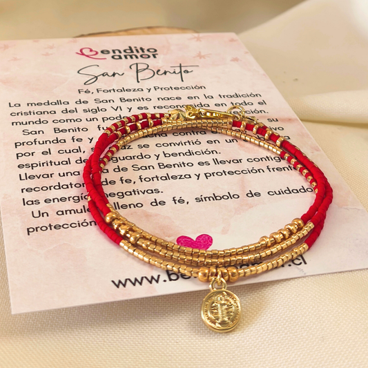 Maxi pulsera roja con dije San Benito bañado en oro – escudo de protección para el día a día