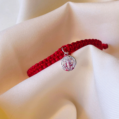 Pulsera Roja de Protección San Benito para Bebés y niños, Ajustable y Hecha a Mano