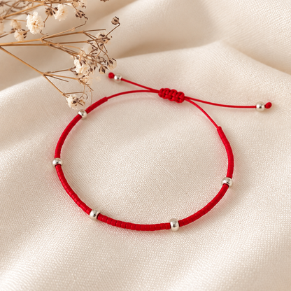 Pulsera Roja de Protección Miyuki con Balines de Plata – el hilo rojo que te cuida