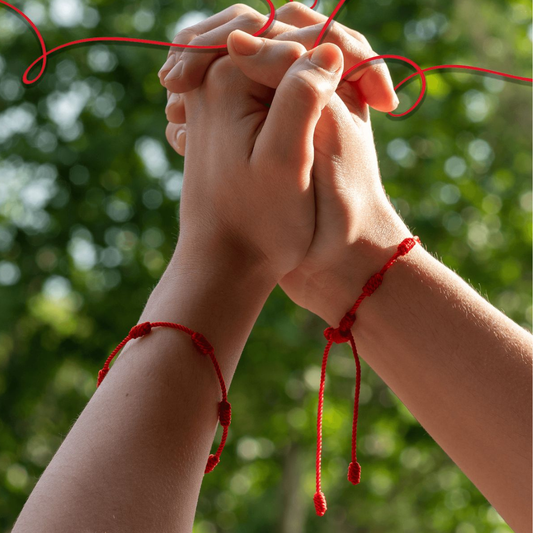 Pulseras del Hilo Rojo – Un lazo que une corazones