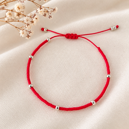 Pulsera Roja de Protección Miyuki con Balines de Plata – el hilo rojo que te cuida