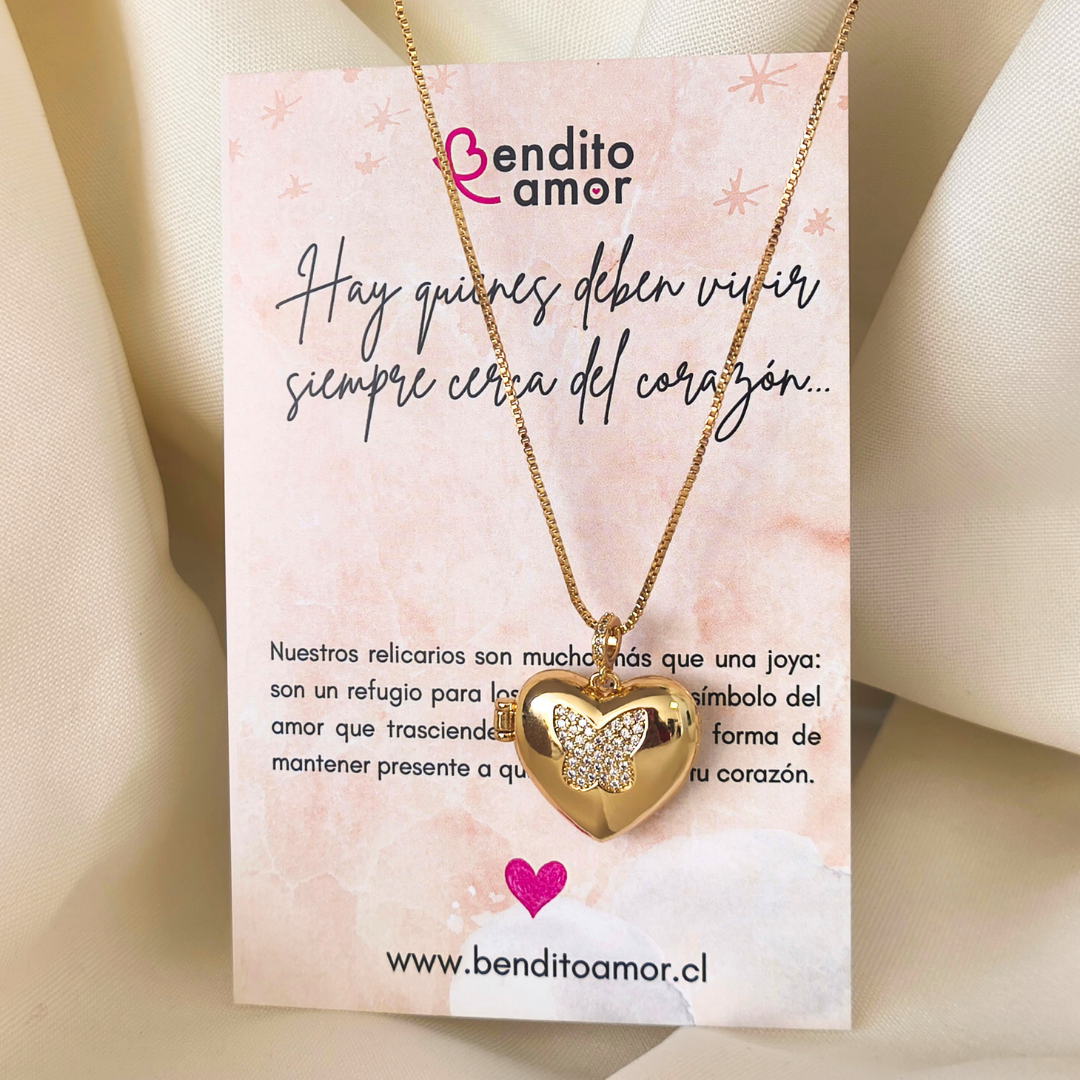 Relicario Corazón Laminado en Oro con Mariposa de Circones – incluye tu foto más preciada para siempre