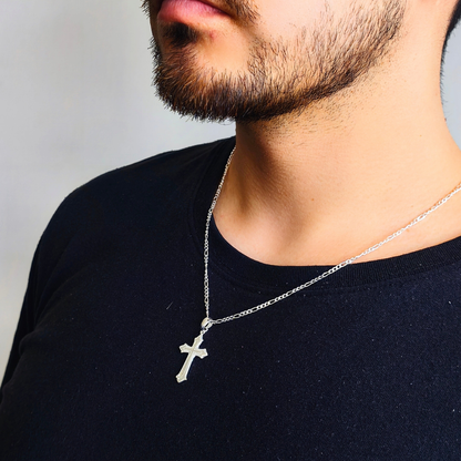 Cadena de plata de hombre con crucifijo