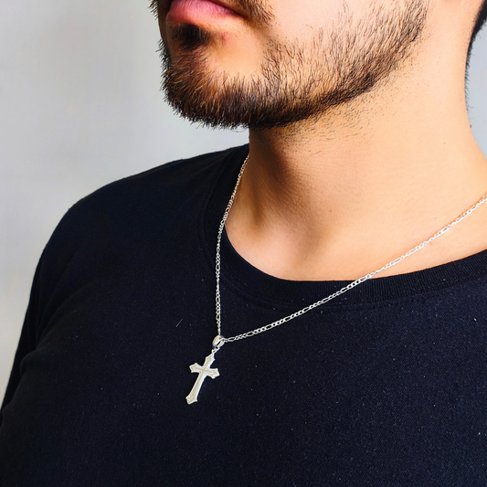 Cadena de plata de hombre con crucifijo