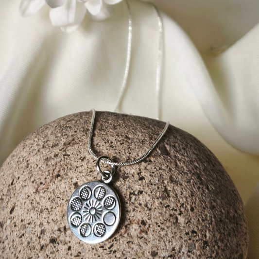 Los mejores collares lunares en BENDITOAMOR.CL