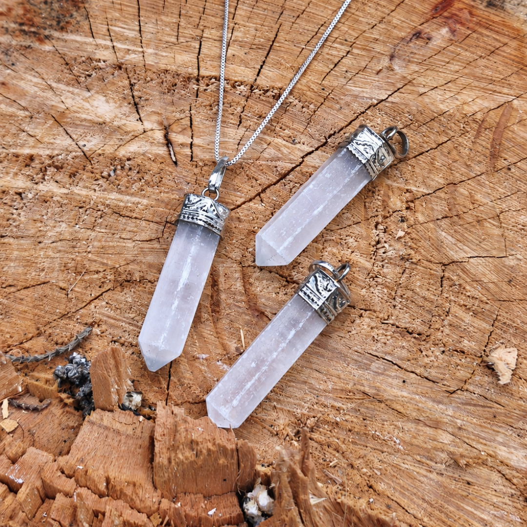 Collar Cadena de Plata con Cuarzo Blanco Natural – claridad e intención