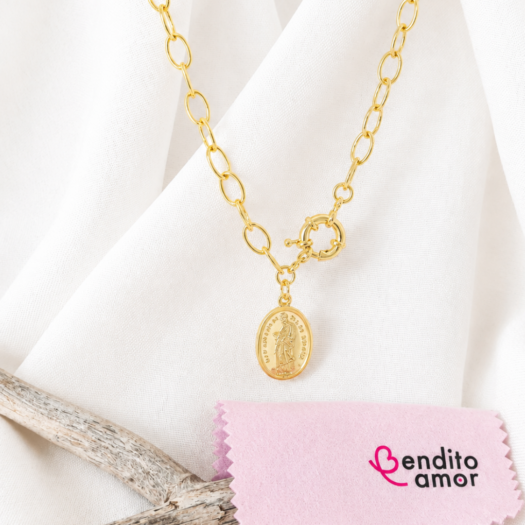 Collar Bañado en Oro con Medalla Virgen de la Dulce Espera – protección para la que espera